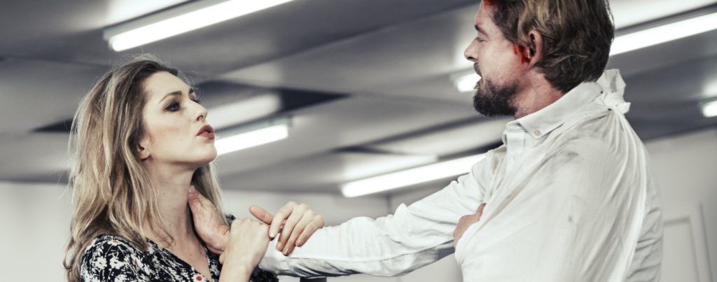 Rikke Lylloff in "Hvem har æren"